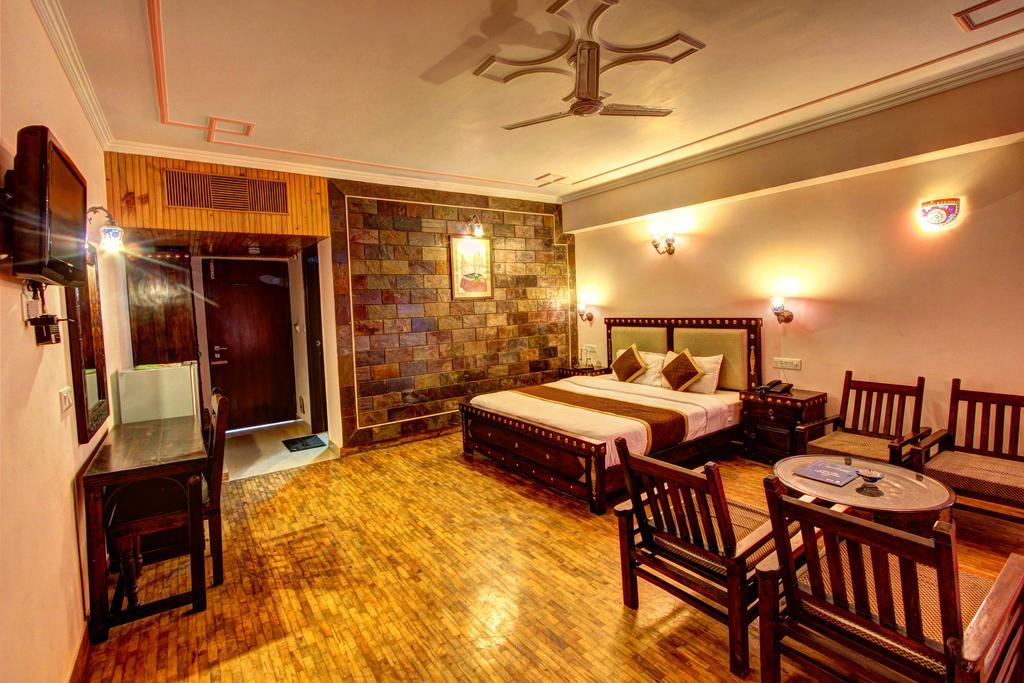מנאלי Hotel The Himachal Inn מראה חיצוני תמונה