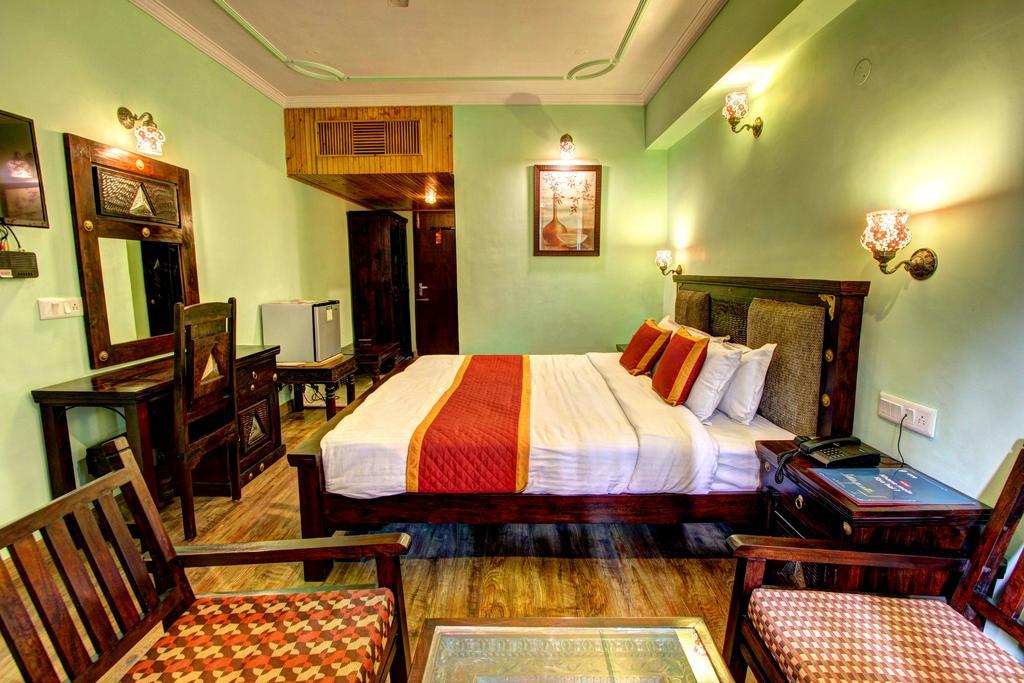 מנאלי Hotel The Himachal Inn מראה חיצוני תמונה